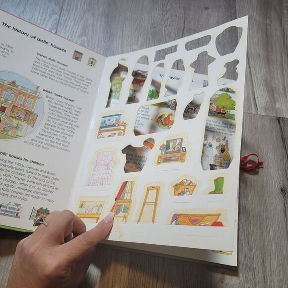 my very own playhouse hard back dollhouse interactive book turns into dollhouse - Picture 3 of 11
